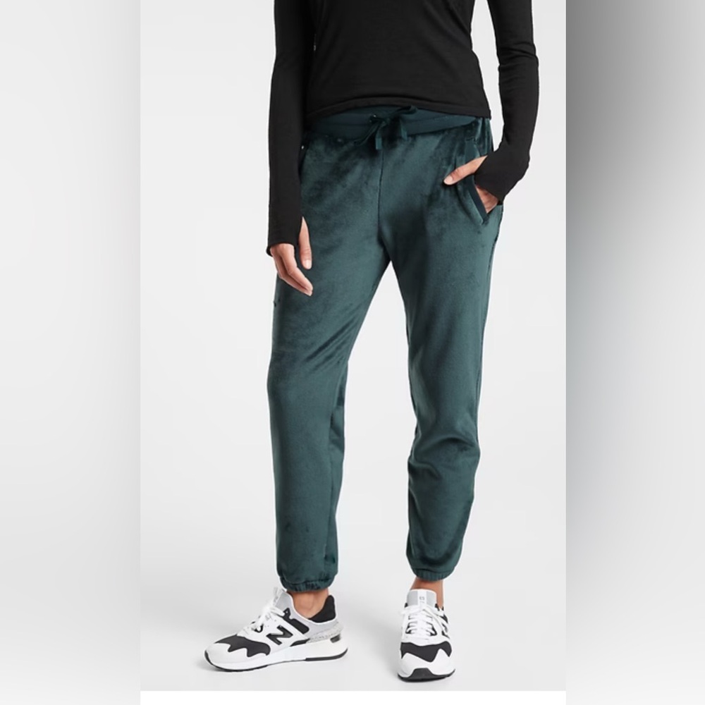 Athleta Double Cozy Karma jogger! So soft inside and out! Worn once.